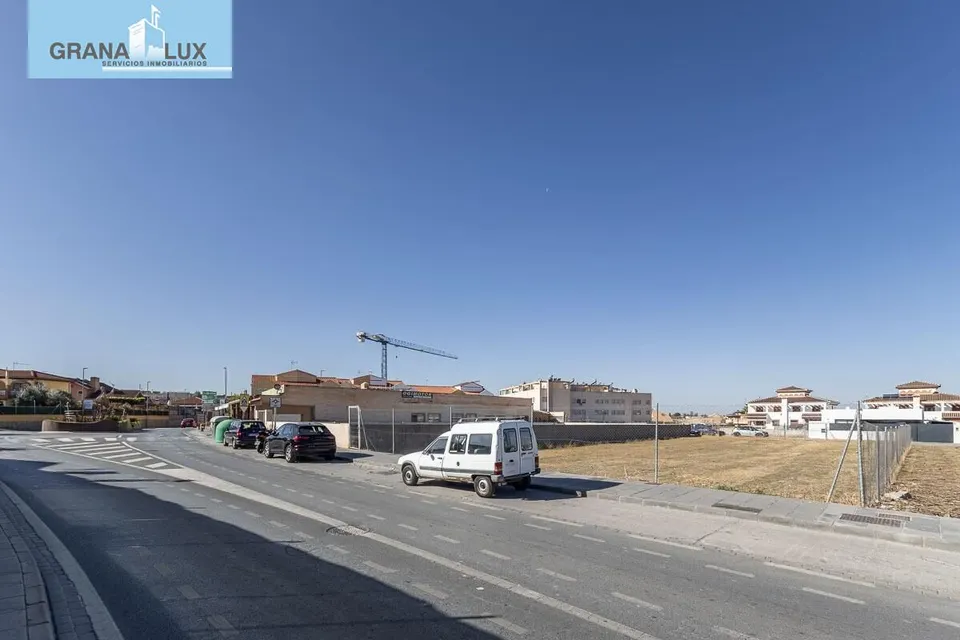 Solar de 1.175 m2 en Ogijares