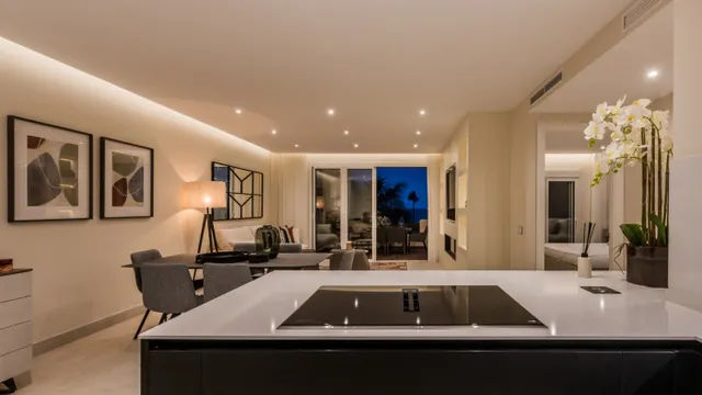 APARTAMENTO TOTALMENTE REFORMADO CON VISTAS DESPEJADAS AL MAR EN VENTA EN BAHÍA DEL VELERÍN, ESTEPON — 15
