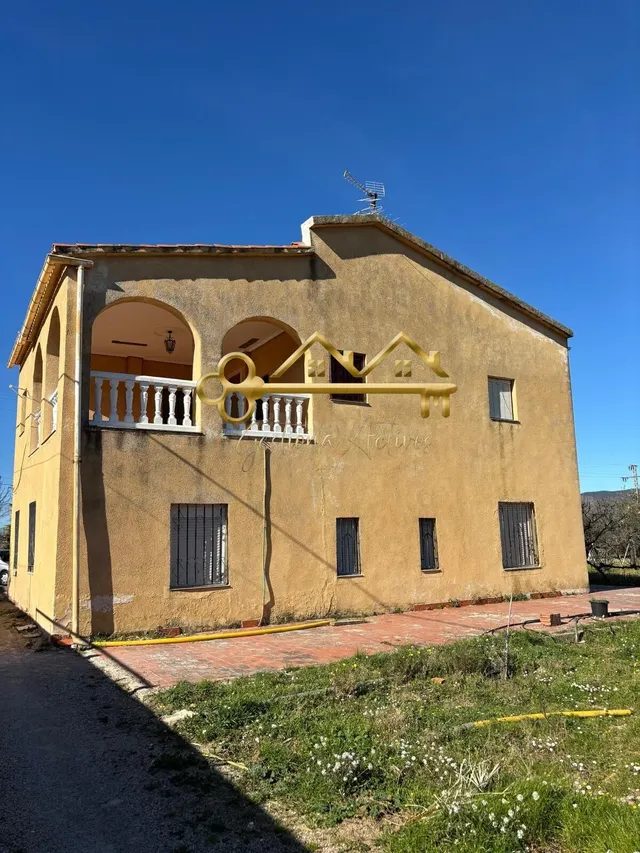Exclusiva casa rural en Ontinyent con 7 dormitorios, chimene - foto 2