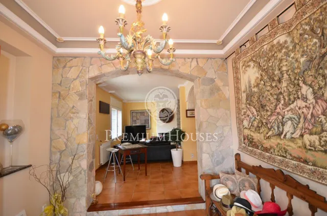 Casa en venta con gran parcela frente al mar en Canet de Mar — 18
