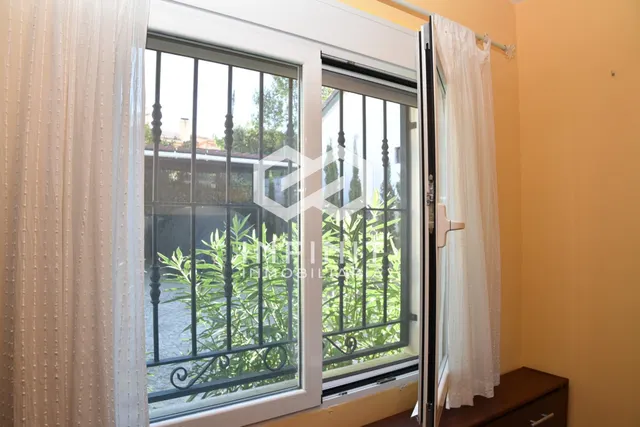 Una casa que impresiona por fuera y enamora por dentro... ¡IMAGINA TUS VERANOS AQUÍ! Piscina, barbacoa, pérgola y zona chill out — 35