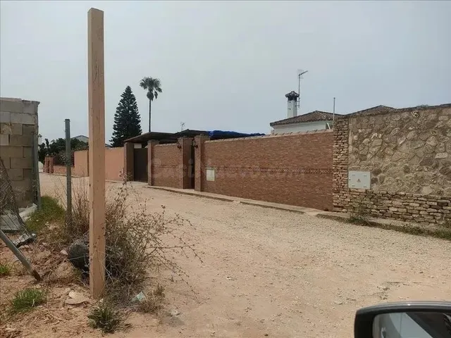 Se vende piso OKUPA en Chiclana de la Frontera (Cádiz). - foto 3