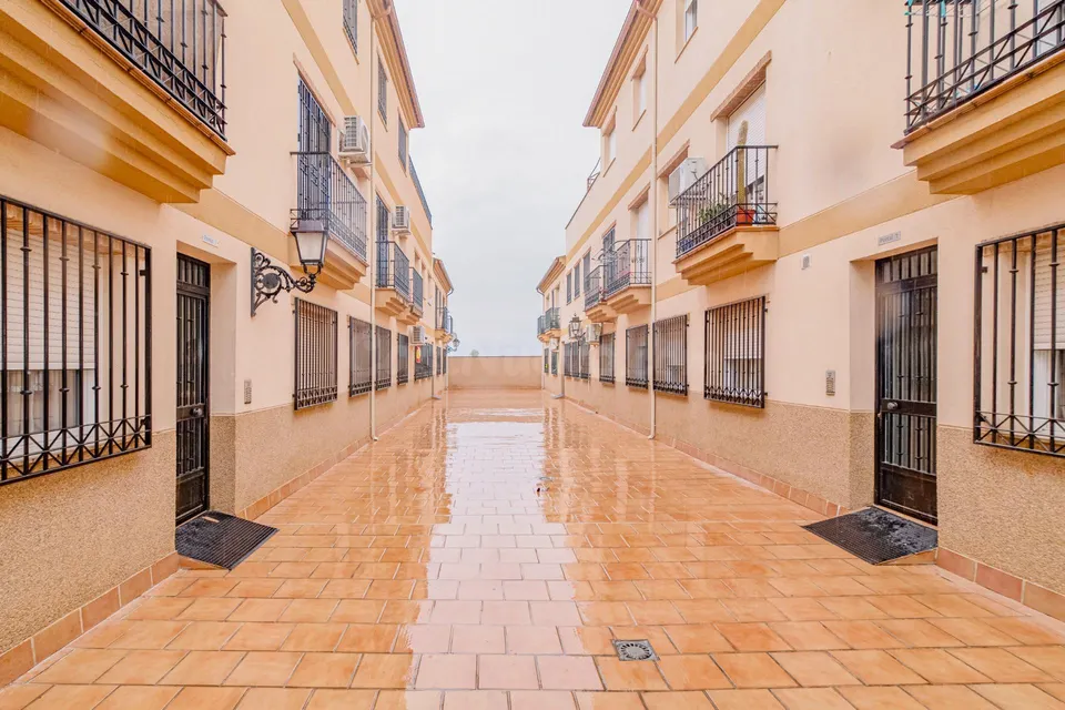 PISO DE 2 DORMITORIOS CON GARAJE Y TRASTERO INCLUIDOS EN CIJUELA