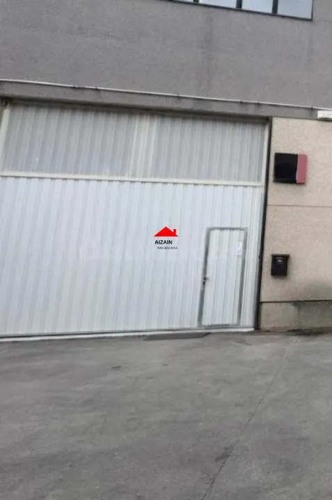 Amplia nave en venta en Loiu