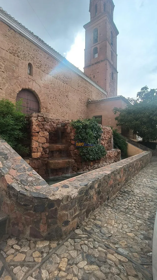 Amplio Adosado en el Corazón de Fondon por solo €125,000 — 39