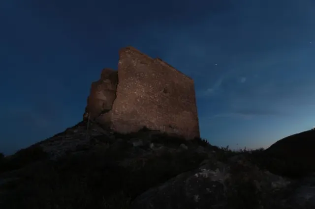 DOS SOLARES INDEPENDIENTES EN EL CASCO ANTIGUO DE GUALCHOS — 18