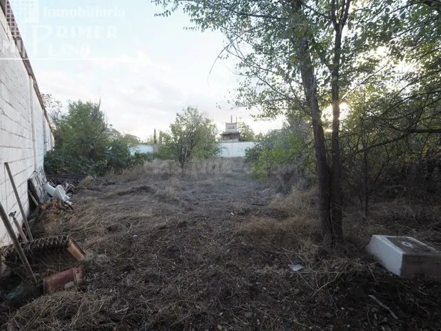 *SOLAR EN ESQUINA, CON 1.530m2 DE SUELO*