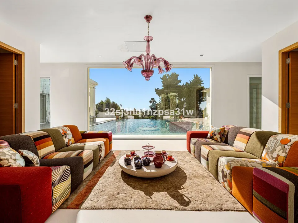 Chalet 6 habitaciones 933m² en venta - Marbella