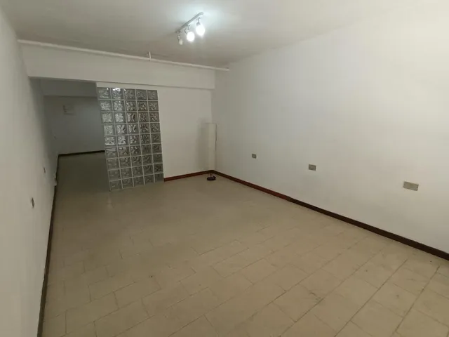 Inversión en García Barbón: Entresuelo exterior — 7