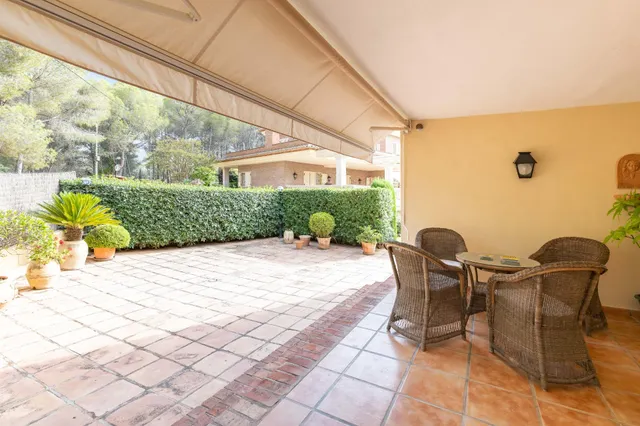 ESPECTACULAR CASA EN NAQUERA — 34