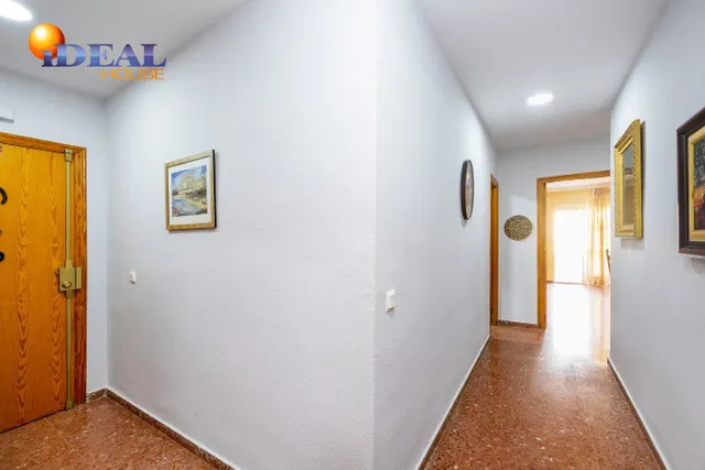 ESTUPENDO ATICO JUNTO AL MAR CON TERRAZA FANTASTICA — 37