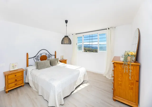 Bonita Casa en Nivar — 32