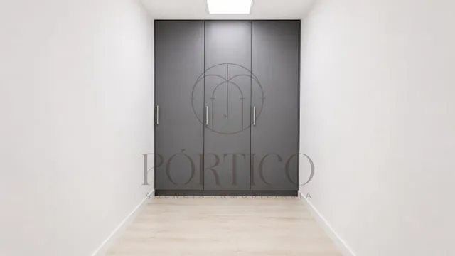 ¡Gran Oportunidad! Amplio local en O Porriño. — 16