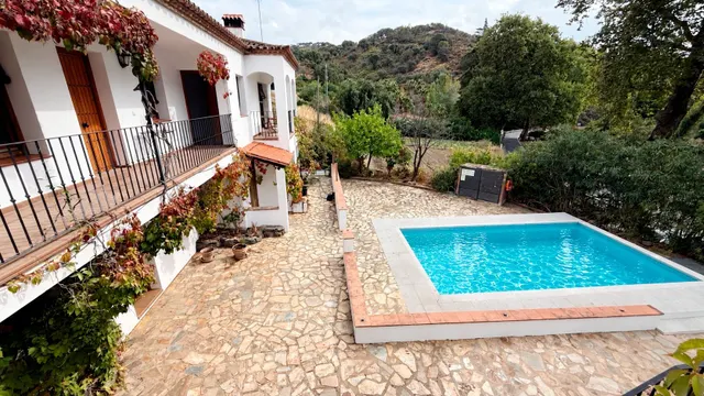 Exclusivo Hotel en Almonaster la Real con Vistas Panorámicas — 14