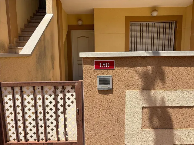 Venta piso en Los Alcazares — 2
