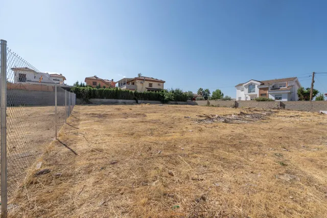 Magnífico solar de 1.002 m2 destinado a chalets individuales en la Urbanización Molino Ato de Otura — 41