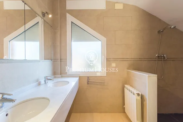 Casa independiente con vistas al mar en venta en Arenys de Mar — 31