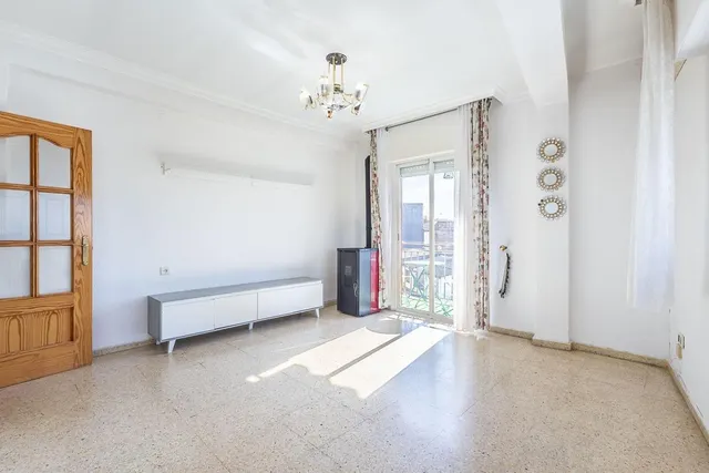 Magnífico piso ideal para invertir o para vivir sin vecinos y con vistas despejadas. — 2