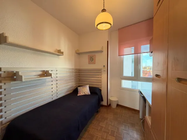 URBAMAR ALQUILA: Exclusivo Ático-Dúplex con Gran Terraza y Vistas a las Torres en Madrid — 12