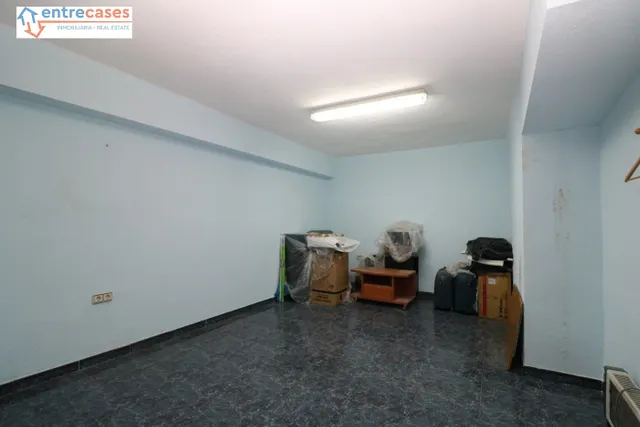 LOCAL COMERCIAL MUY ESPACIOSO PUERTA ACCESO CAMIONES — 6