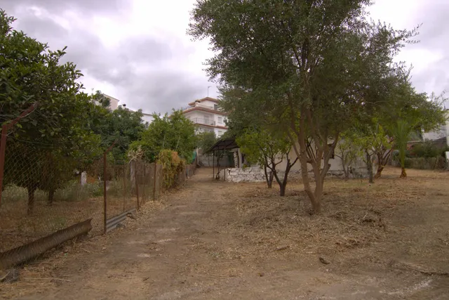 PARCELA DE 1576 METROS EDIFICABLE EN GUARO — 3
