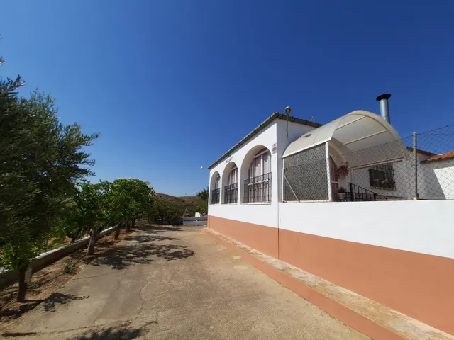 EXCELENTE CHALET EN MONTEALEGRE DEL CASTILLO — 40