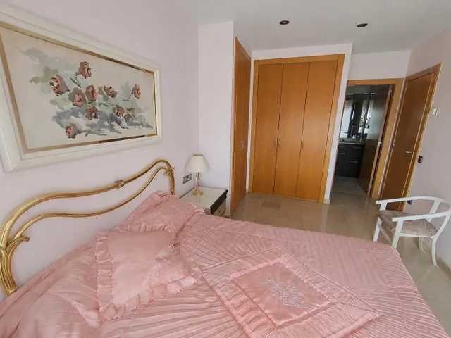PISO CON PARQUING Y TRASTERO EN VENTA — 13