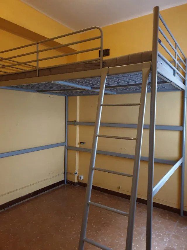 Ático con terraza de 20 m2 , tres habitaciones — 10