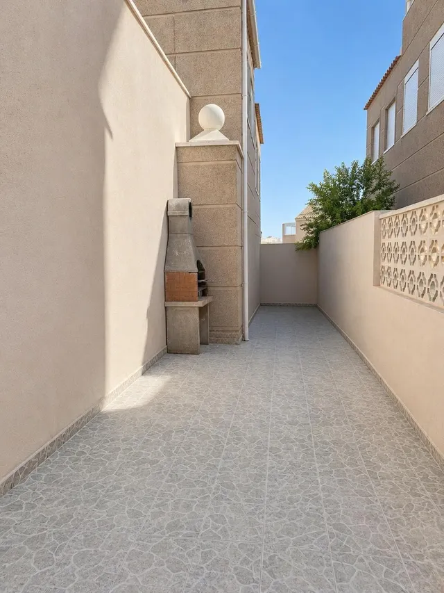 FANTASTICO CHALET ADOSADO CON PISCINA COMUNITARIA, IDEAL PARA VIVIR TODO EL AÑO — 20