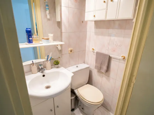 Vivienda de dos dormitorios para reformar en Carabanchel. — 11