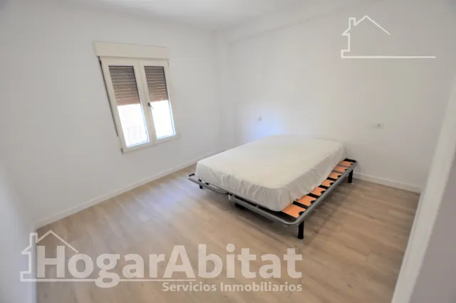 REFORMADO Y AMPLIO CON TERRAZA JUNTO AL AYUNTAMIENTO — 17