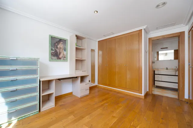 Exclusivo ático de 3 dormitorios en el centro de Torrevieja — 33