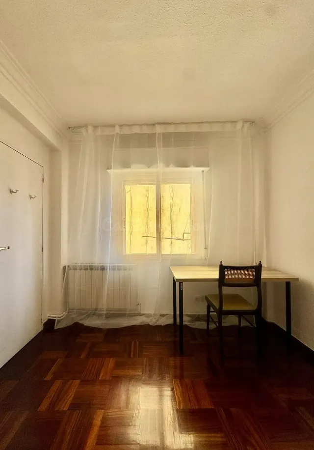 Habitación luminosa con cama doble a 5 minutos del centro - foto 4
