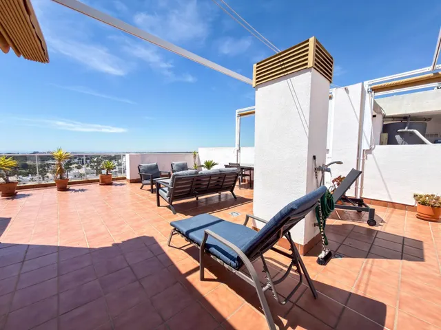 Exclusivo Ático con Vistas Panorámicas y Gran Solárium en Vi - foto 2
