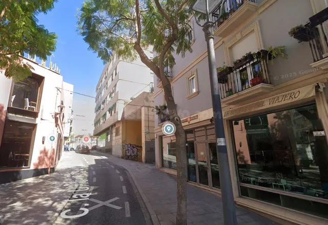 SE VENDE PISO OKUPADO EN CALLE REAL (ALMERÑA)