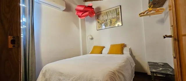 ENCANTADOR ÁTICO EN CENTRO HISTÓRICO VALENCIA — 35