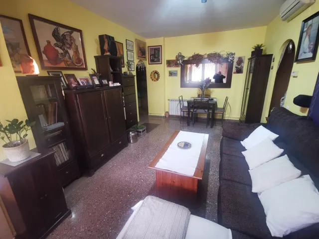 Piso de 3 habitaciones con ascensor en el centro de Cornellà — 25