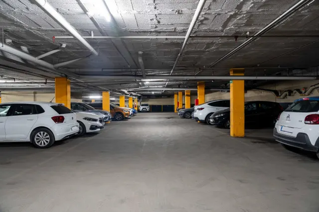 Parking 10m² en alquiler - Eixample — 13