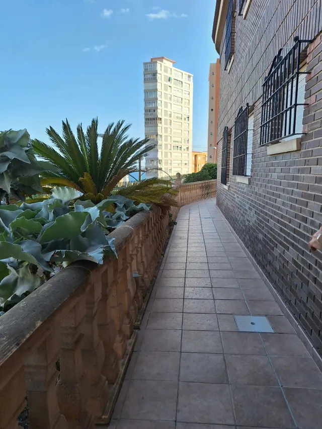 Imponente Chalet en Garbinet, Alicante - Oportunidad Única — 13