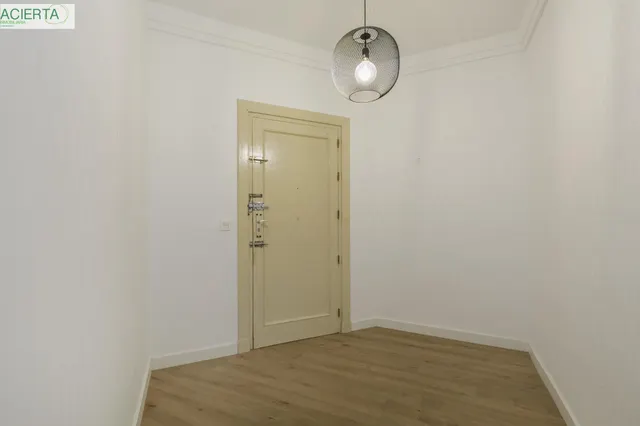 ✨ EXCLUSIVO PISO DE 253 m2 EN GRANADA CENTRO – 2.800 €/MES DE RENTABILIDAD — 10