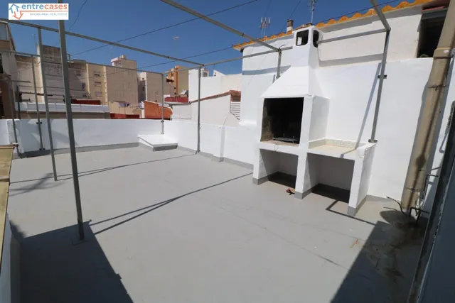 CASA Y SOLAR  EN LA PLAYA DE PUERTO DE SAGUNTO. — 29