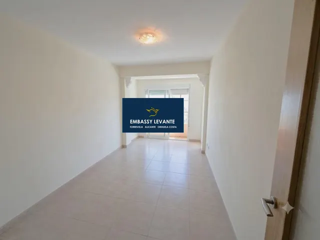 VENTA de DOS LOCALES en ZONA PREMIUM de OCIO  + vivienda de tres dormitorios  ZONA CENTRO PASEO MARITIMO — 7