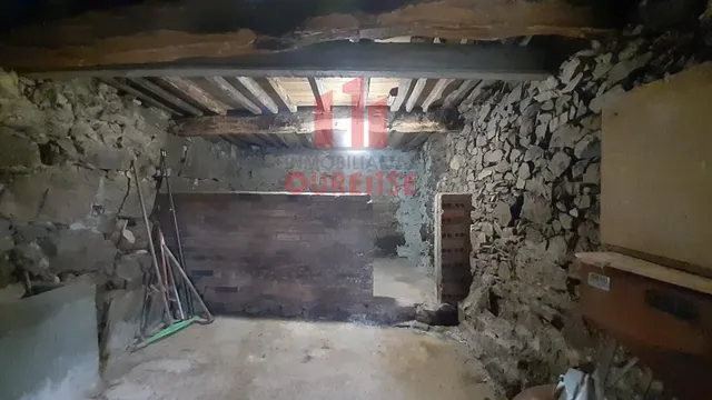 CASA CON GALPÓN, PATIO Y PEQUEÑA PARCELA CERCA DE CELANOVA — 11