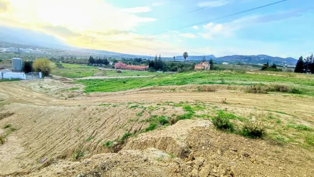 Se vende parcela de suelo en parte urbano, con pozo - ALHAURÍN DE LA TORRE — 13