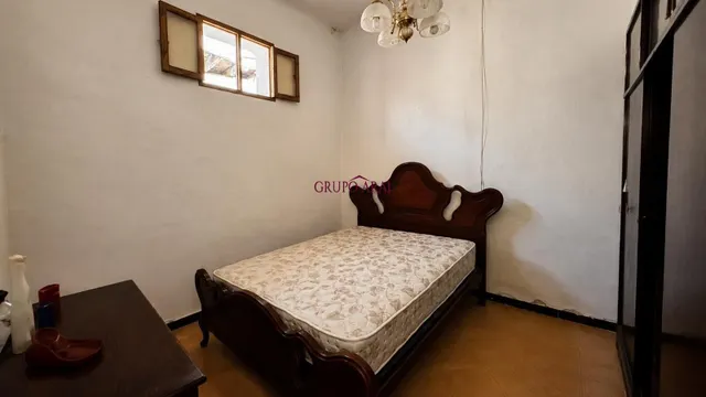 AMPLIA CASA CON 4 habitaciones, PATIO Y TERRAZA PARA REFORMAR EN ASPE. — 12