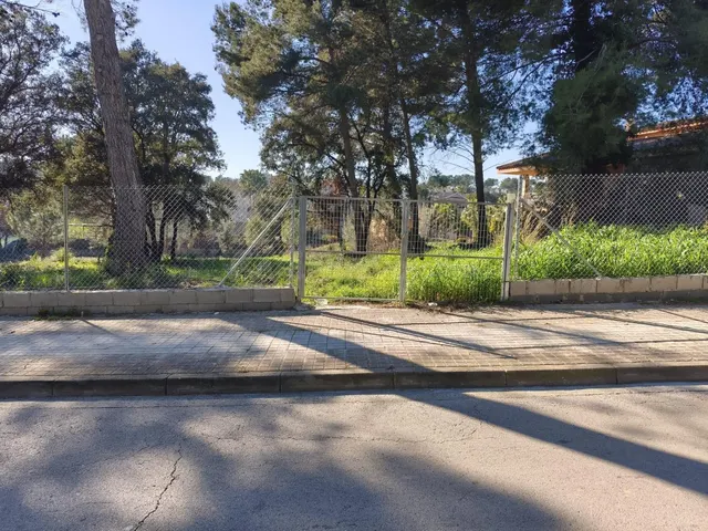 ¡TERRENO URBANIZABLE EN CASTELLARNAU! - foto 2