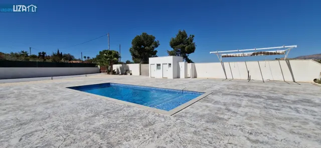 Encantadora Parcela Rústica con Piscina Privada y Chalet en Entorno Tranquilo — 31