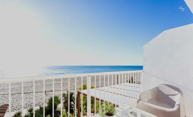 PLANTA BAJA CON 84M2 DE ESPACIO EXTERIOR, PARA DISFRUTAR DE PRECIOSAS VISTAS AL MAR. — 26