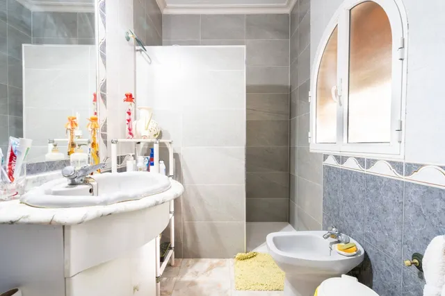 Chalet y parcela segregable en Palomares del Río — 40