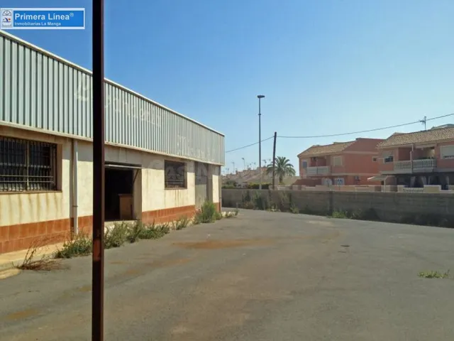Venta de local comercial en el centro de Cabo de Palos - foto 2